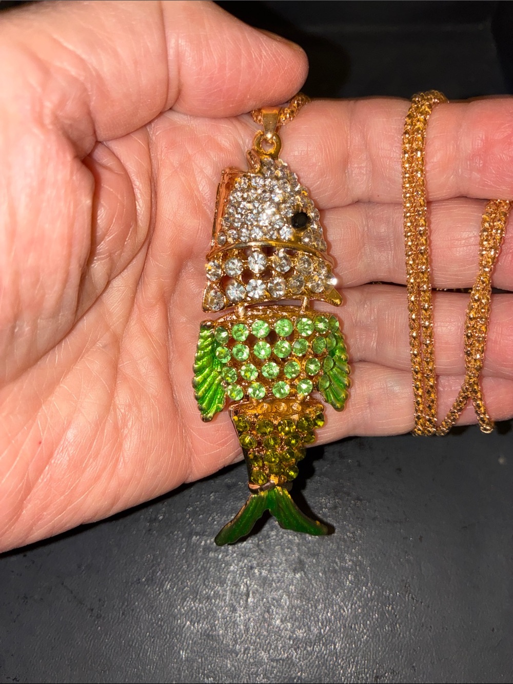 Green Crystal Fish Pendant Necklace. Moveable Fish. Look at pictures.